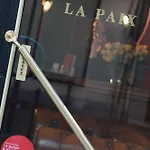 De La Paix 3*
