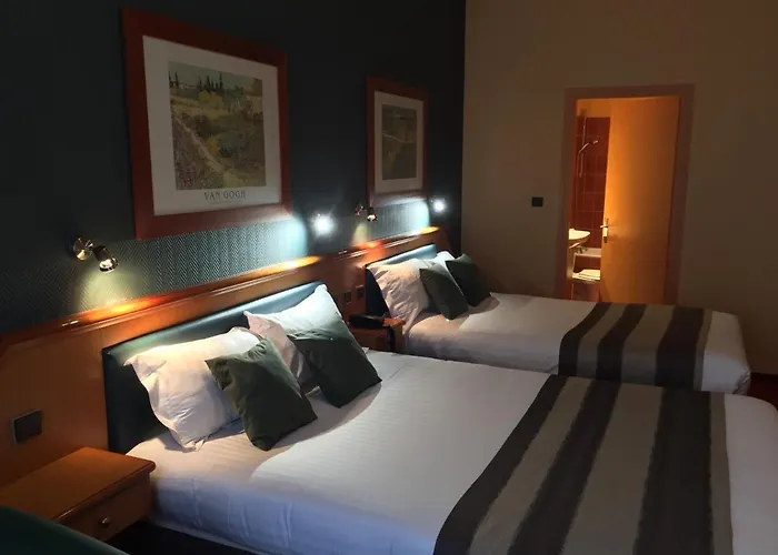 Hotel De La Paix 3*