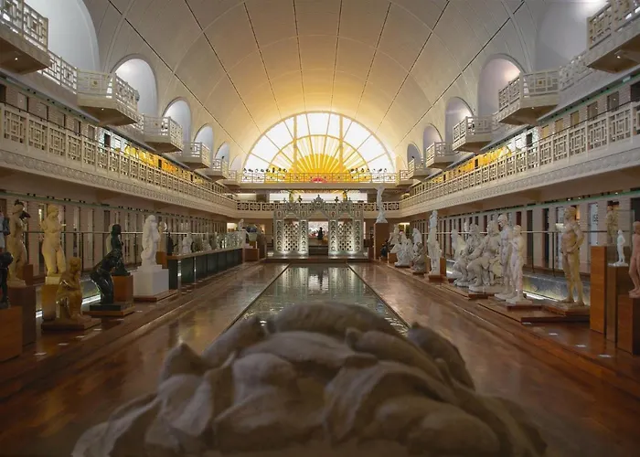 Hotel De La Paix 3*