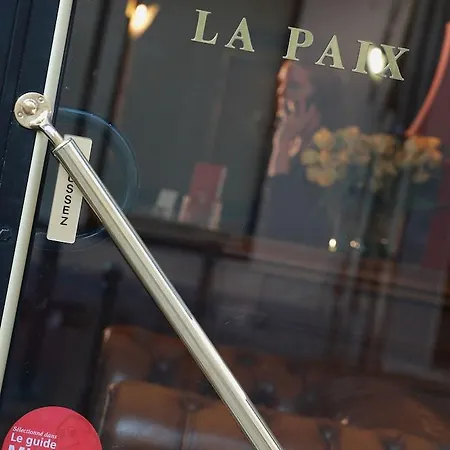 De La Paix 3*