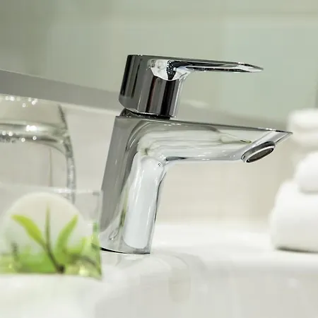 ドゥ ラ ペ ホテル リール