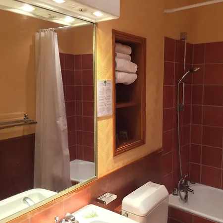 De La Paix Hotel 3*