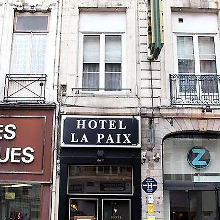 De La Paix 3*